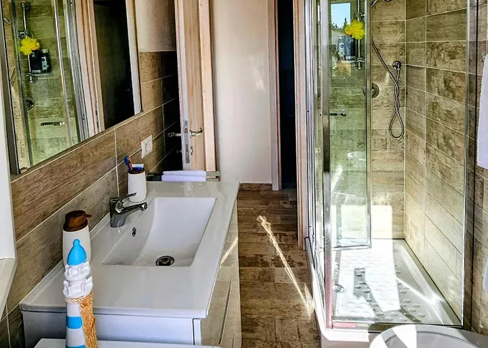 Serendipity, Villa *