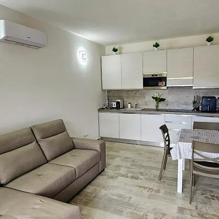 Villa Serendipity, *