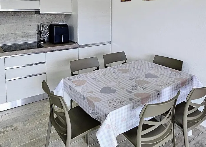 Serendipity, Villa *